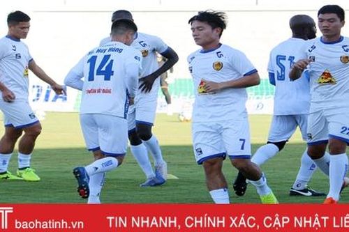Quảng Nam làm quen sân, chuẩn bị cho trận gặp chủ nhà Hồng Lĩnh Hà Tĩnh