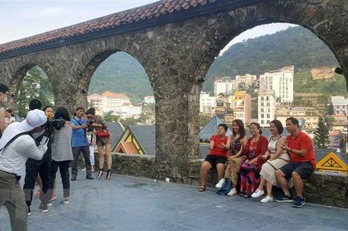 COVID-19: 'Cú huých' để ngành du lịch thực hiện nhanh chuyển đổi số