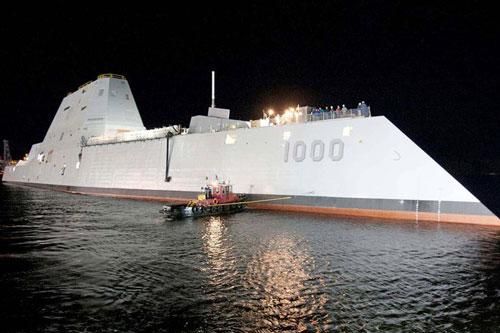 Khu trục hạm tàng hình Zumwalt của hải quân Mỹ 'sống lại' nhờ đạn siêu tốc