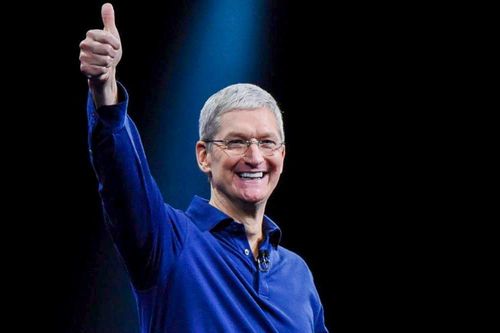 'Thuyền trưởng' Apple - Tim Cook được thưởng đậm bằng cổ phiếu