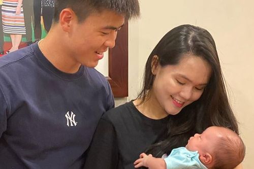 Duy Mạnh, Quỳnh Anh và con trai lần đầu xuất hiện trong một bức hình