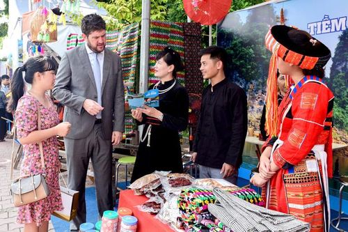 Động lực từ phát triển du lịch - Bài 2: Phát triển du lịch thúc đẩy sản xuất hàng hóa
