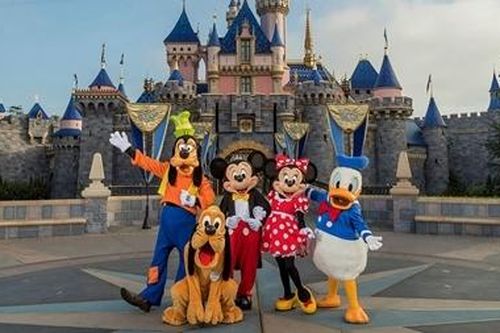 Disney sa thải 28.000 nhân viên do đại dịch COVID-19