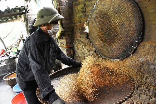 Làng cốm đất Cảng rộn ràng ngày Tết Trung thu