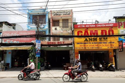 Xin đểu 2 triệu không được, nhóm thanh niên xông vào đập phá quán karaoke