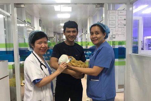 Kích hoạt báo động đỏ toàn viện cứu thai phụ nguy kịch do tai nạn giao thông