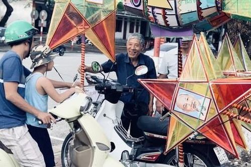 Người giữ 'hồn' Trung thu xưa giữa lòng thành phố