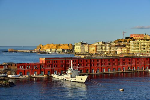 Tàu chiến Italy bị phát hiện vận chuyển hàng lậu