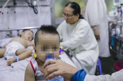 Bệnh viện ở TP.HCM hết thuốc điều trị tay chân miệng