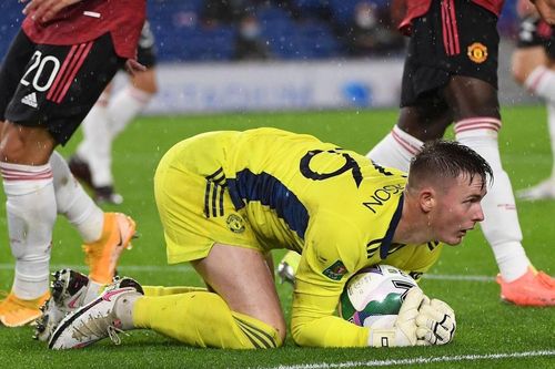 Brighton 0-3 MU: Solskjaer đề cao Henderson, khuyên cầu thủ nên học tập Mata