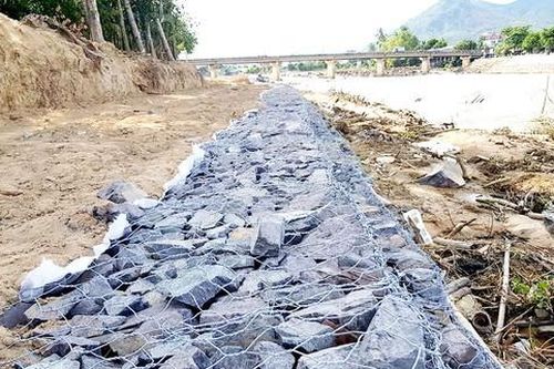 Đầu tư hàng trăm tỷ đồng xử lý sạt lở