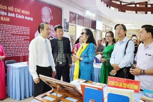 Triển lãm 'Hồ Chí Minh - Sáng mãi tên Người'