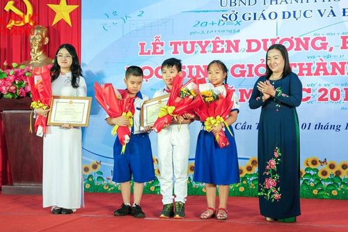 Cần Thơ: Tuyên dương, khen thưởng HS giỏi