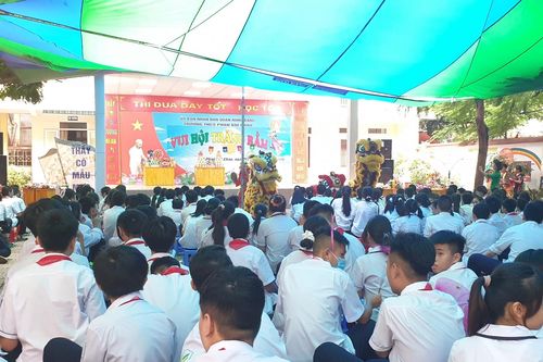 Hải Phòng: Trung thu ấm áp bên mái trường dấu yêu