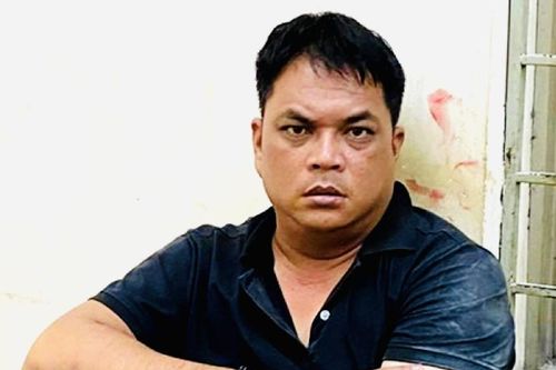 Tạm giữ hàng chục đối tượng tham gia cờ bạc, đá gà trên đường Võ Văn Kiệt