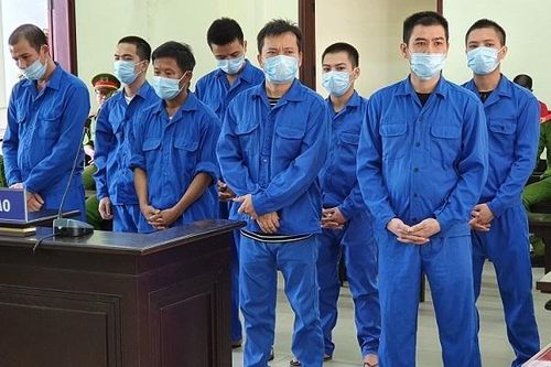 Băng nhóm bảo kê, trấn lột tiền người thu mua hải sản ở Đà Nẵng