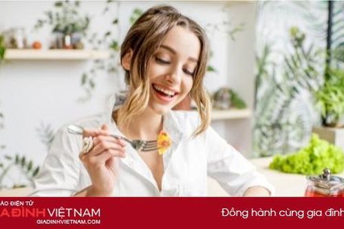 7 lợi ích tuyệt vời của việc ăn chậm, nhai kỹ