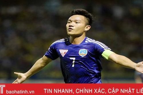 Hồng Lĩnh Hà Tĩnh & Quảng Nam: Tiền vệ Đinh Thanh Trung ngày về Hà Tĩnh đong đầy cảm xúc!