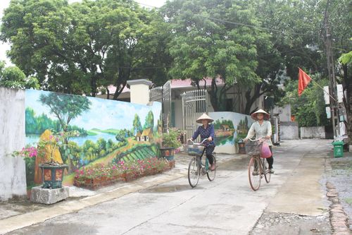 Ninh Bình: Lạc lối với những con đường bích họa tại vùng quê yên bình