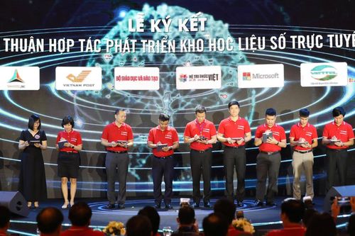 Ra mắt hàng loạt nền tảng số trong lĩnh vực giáo dục, y tế, văn hóa