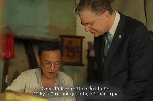 Khuôn bánh Trung Thu 25 năm Việt-Mỹ và nghệ nhân phố cổ cuối cùng