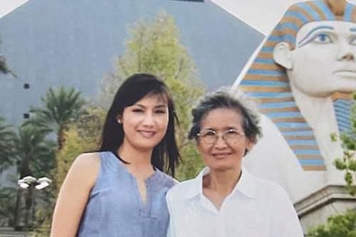 Hiền Mai từng đưa mẹ 'đi khắp thế gian'
