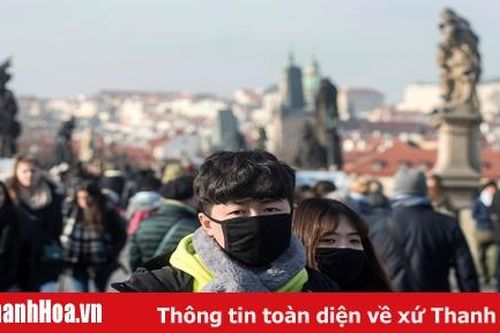 Séc ban bố tình trạng khẩn cấp, Anh cân nhắc tăng cường kiểm soát dịch
