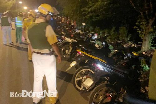Bắt giữ 17 đối tượng đua xe trái phép tại huyện Tân Phú