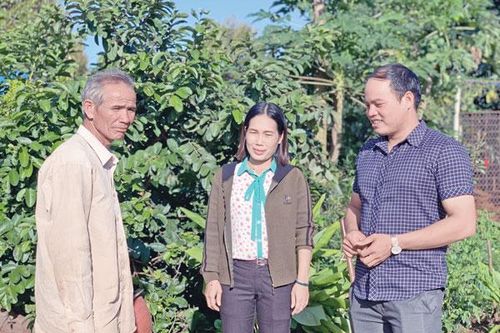 Những bí thư chi bộ 'nghe dân nói, nói dân tin'