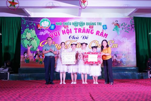 Chương trình Trung thu 'Vầng trăng cho em'