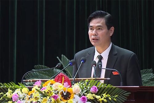 Đồng chí Chủ tịch UBND tỉnh phát động thi đua tại Đại hội thi đua yêu nước tỉnh Sơn La lần thứ V