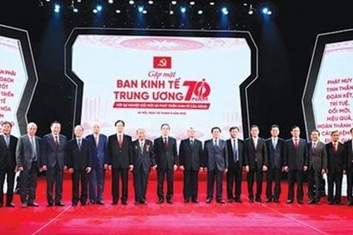 70 năm với sự nghiệp đổi mới và phát triển kinh tế Đảng