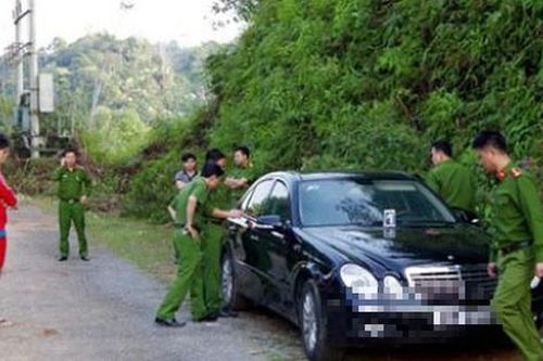 Hai người tử vong trong xe ô tô đang nổ máy, công an không phát hiện tác động ngoại lực