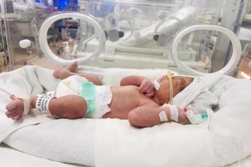 Hai bác sỹ Bệnh viện Phụ sản Hà Nội được tặng bằng khen của Chủ tịch UBND TP