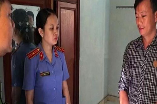Trộm hàng công ty bán chiếm đoạt hơn 1 tỷ đồng