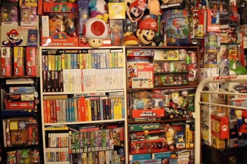 Chàng trai Mỹ sưu tầm hơn 3.000 món đồ Mario