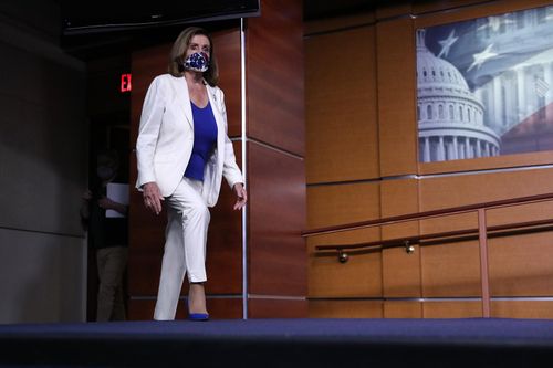 Bà Pelosi: Tổng thống Trump mắc Covid-19 là bài học cho người Mỹ