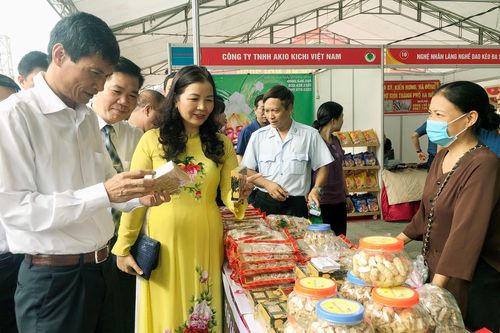 Khai mạc Tuần hàng Việt TP Hà Nội 2020 và điểm bán hàng OCOP