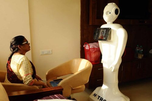 Robot 'lên ngôi' ra sao trong thời Covid-19?
