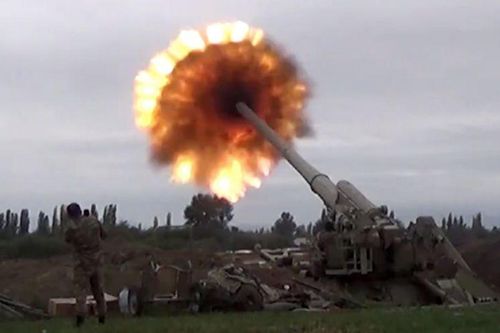Dư luận thế giới kêu gọi Armenia và Azerbaijan ngừng bắn