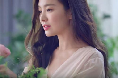 Phụ nữ có khí chất chính là phong thủy tốt cho gia đình