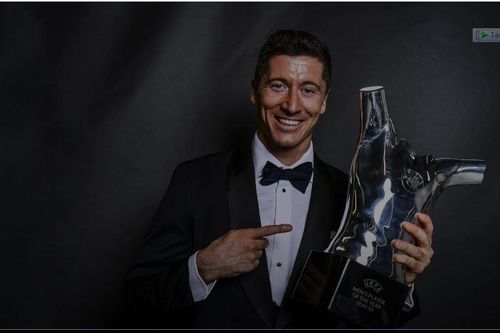 Lewandowski nhận giải thưởng Cầu thủ xuất sắc nhất năm của UEFA
