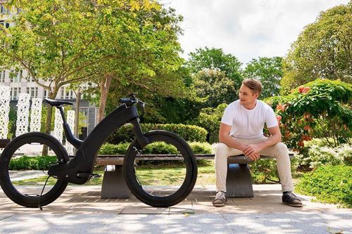 Kỳ lạ xe đạp điện không có nan hoa