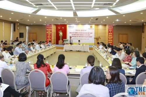 VCCI sẵn sàng làm cầu nối giữa Cơ quan đại diện Việt Nam và cộng đồng doanh nghiệp