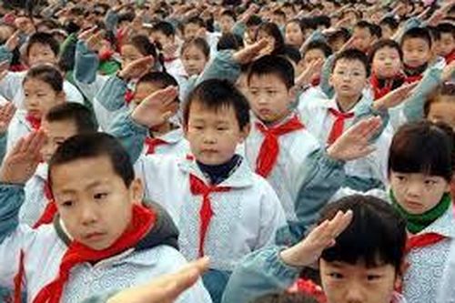 Lên cơn đau tim khi kèm con học