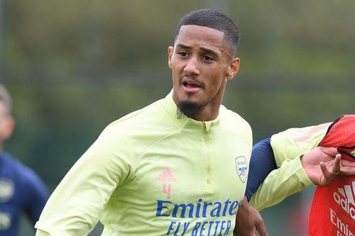 Arsenal bất ngờ đưa sao trẻ William Saliba đi 'học việc'