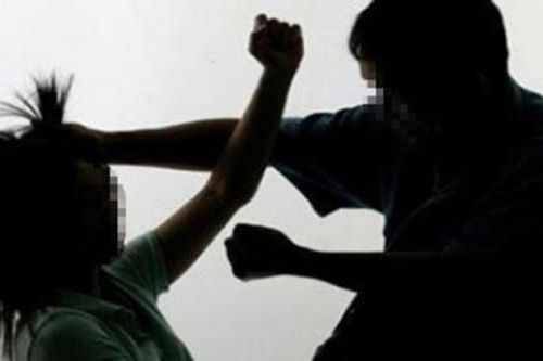 Đánh chết vợ vì nghe đồn vào nhà ông hàng xóm