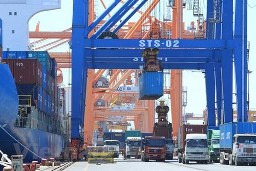 Xuất khẩu 9 tháng: Doanh nghiệp nội vững vàng vượt 'bão' COVID-19