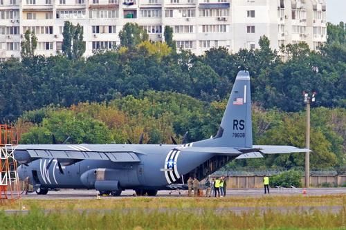 C-130J Mỹ hạ cánh khẩn cấp tại Ukraine