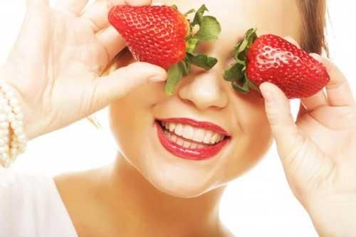 6 bí quyết đơn giản để loại bỏ nhanh chóng quầng thâm, bọng mắt